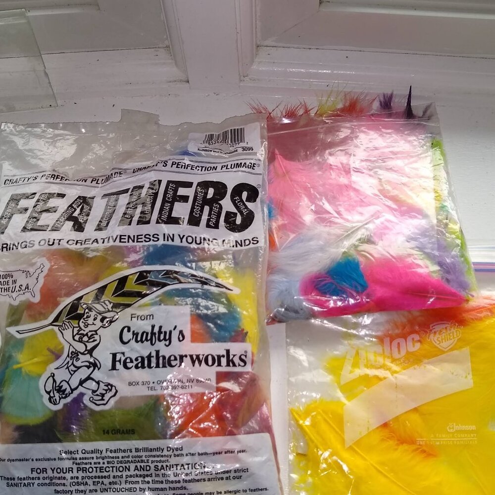 Feathers Fluffy 8 grams multi-colors New